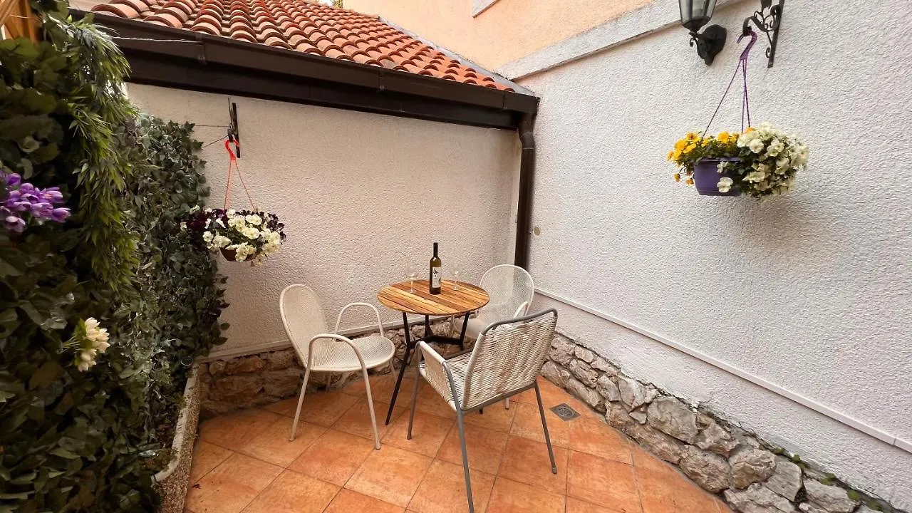 Guesthouse F Σπλιτ 3*,  Κροατία