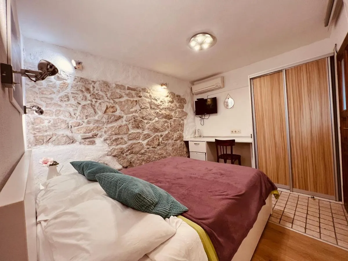 Guesthouse F Split 3*,  Kroatië
