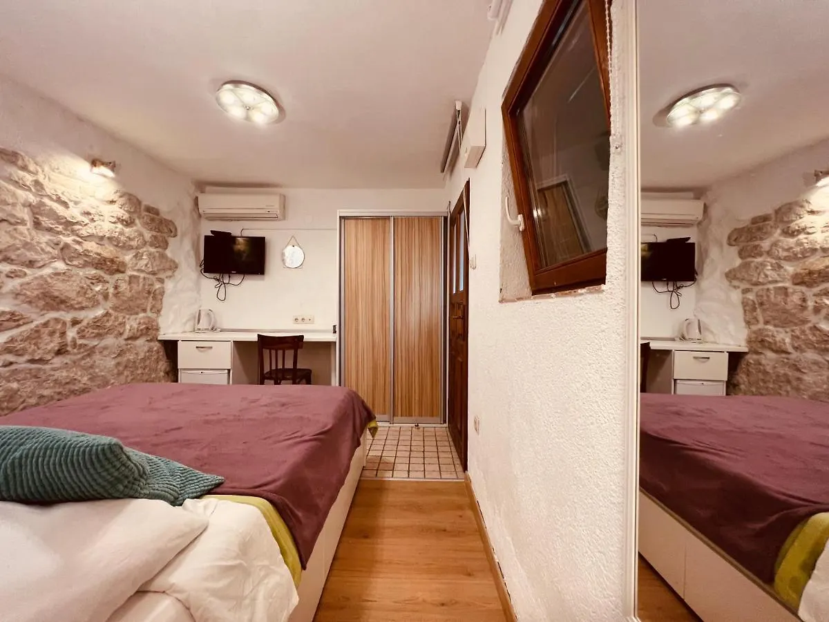 Guesthouse F Split Gasthuis