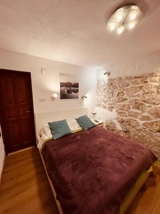 Guesthouse F Split