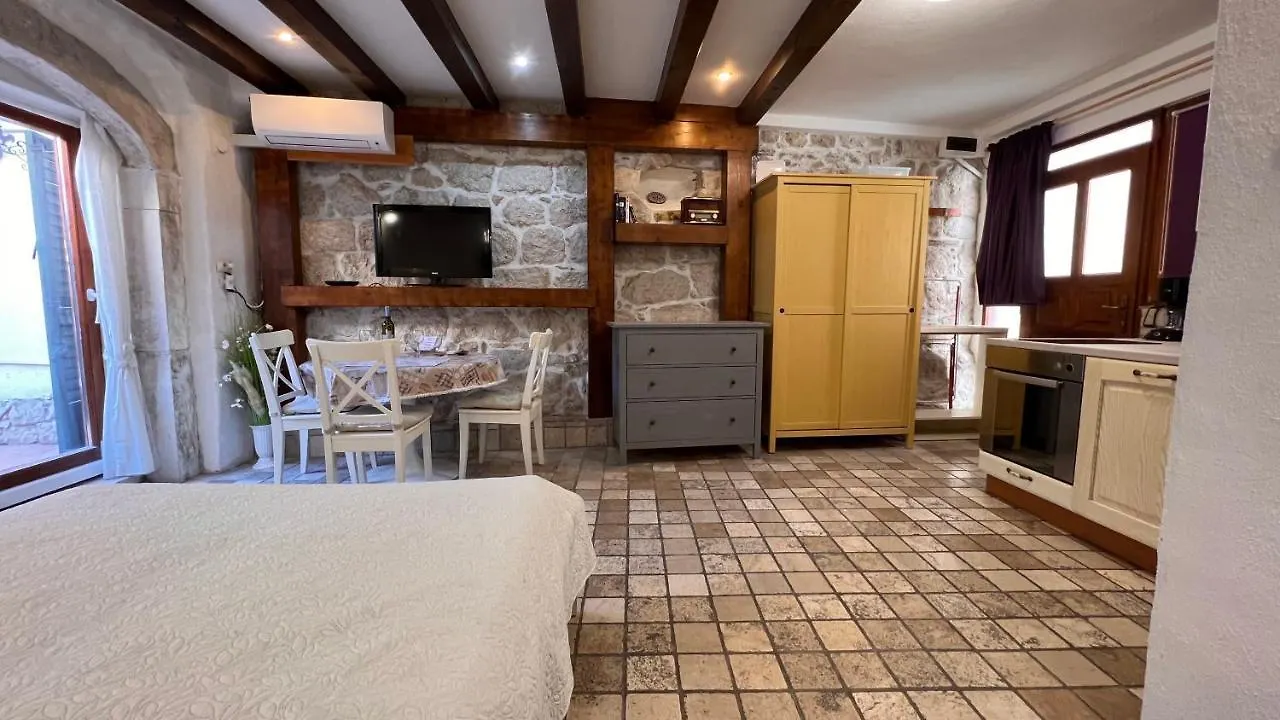 *** Gasthuis Guesthouse F Split Kroatië