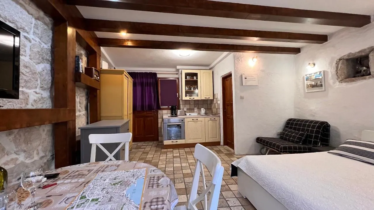 Guesthouse F Split