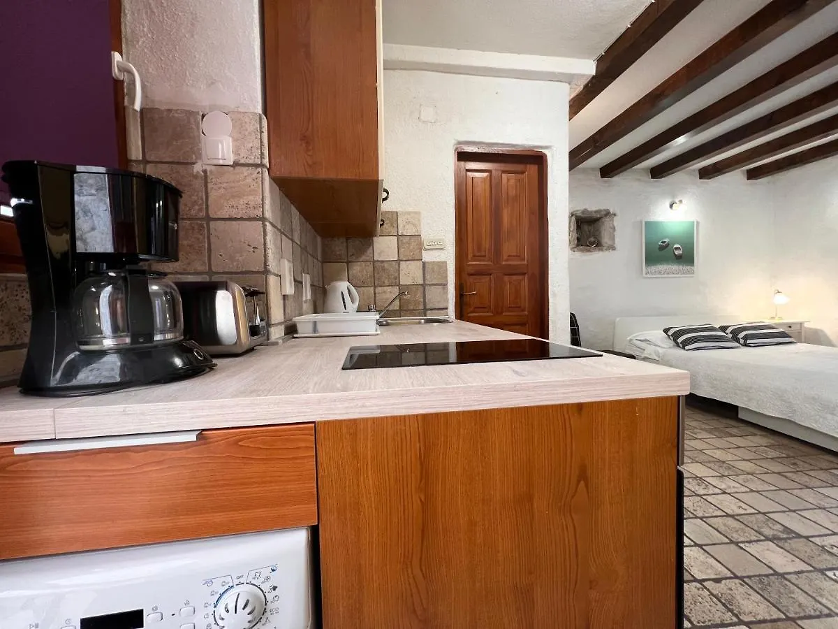 Gasthuis Guesthouse F Split